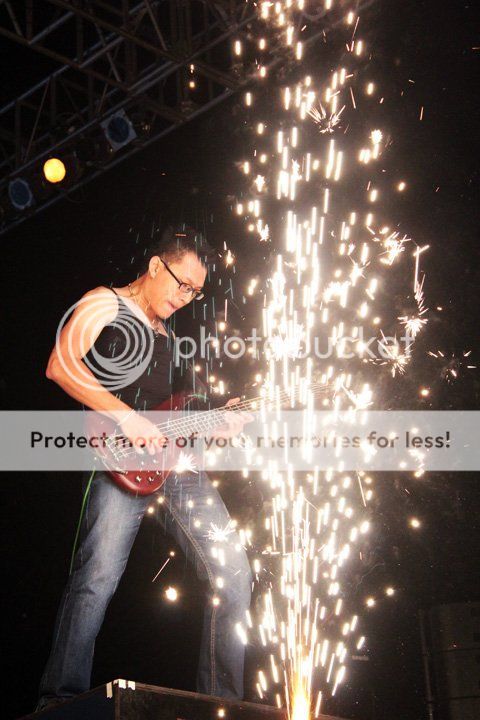 bán áo cờ đỏ sao vàng