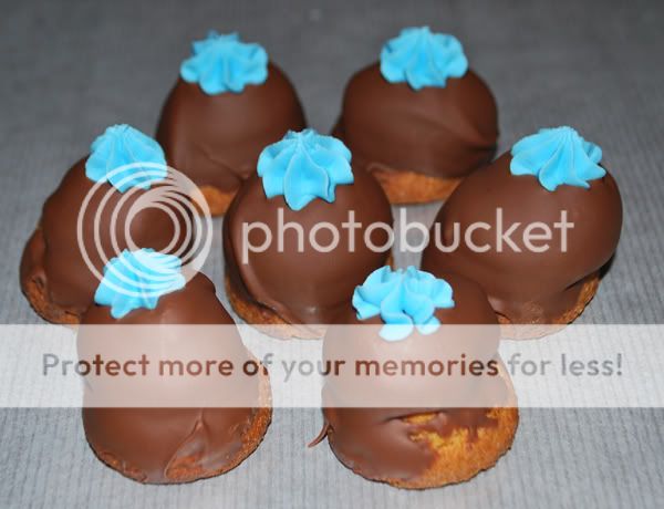 http://i539.photobucket.com/albums/ff357/brendavda/CC028bonbonscharlotte.jpg
