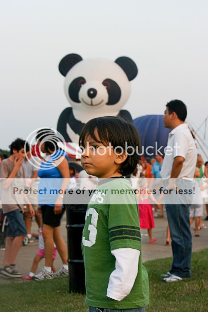 IMAGE: http://i539.photobucket.com/albums/ff357/davidsr84/Aidan2Web.jpg