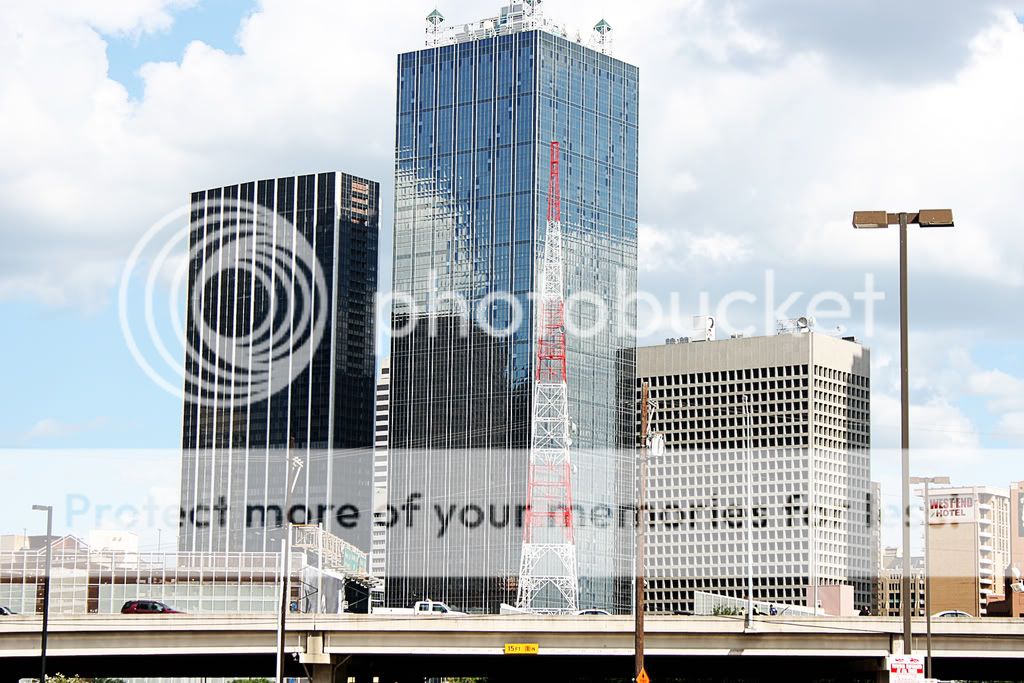 IMAGE: http://i539.photobucket.com/albums/ff357/davidsr84/Dallas.jpg